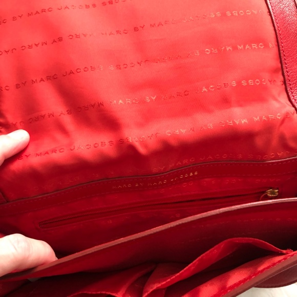 Marc Jacobs Red Cross-body purse. - Picture 2 of 4